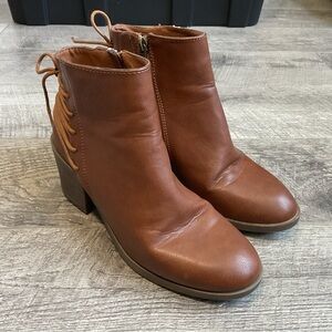 Bamboo Louie Tie Back Ankle Bootie Size 8